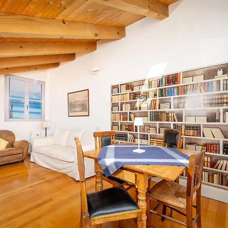 Apartment La Scontrosa Grazia - Affitti Brevi Italia *