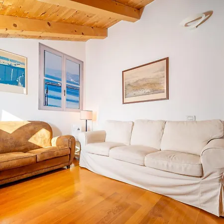 La Scontrosa Grazia - Affitti Brevi Italia Apartment Trieste