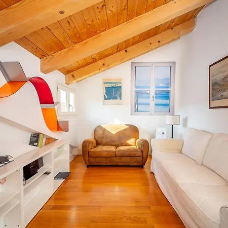 La Scontrosa Grazia - Affitti Brevi Italia Trieste